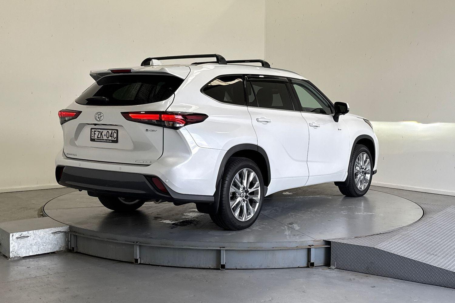 2025 Toyota Kluger AWD GRANDE in White