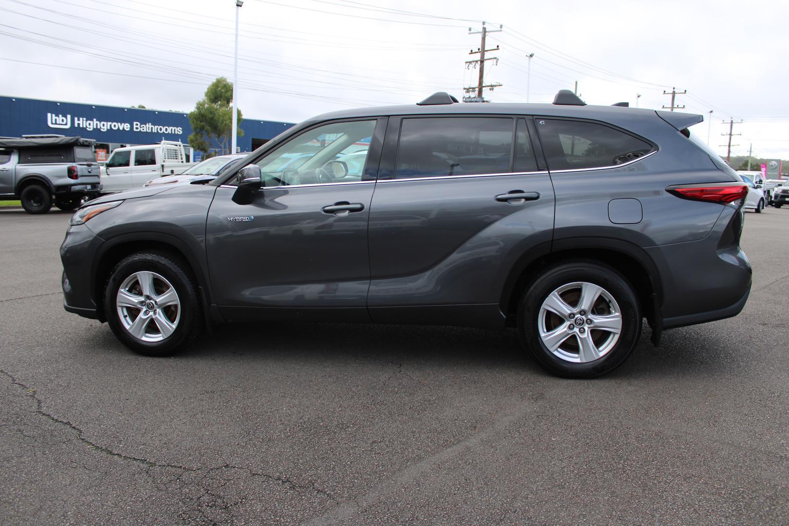 2022 Toyota Kluger GX in Silver