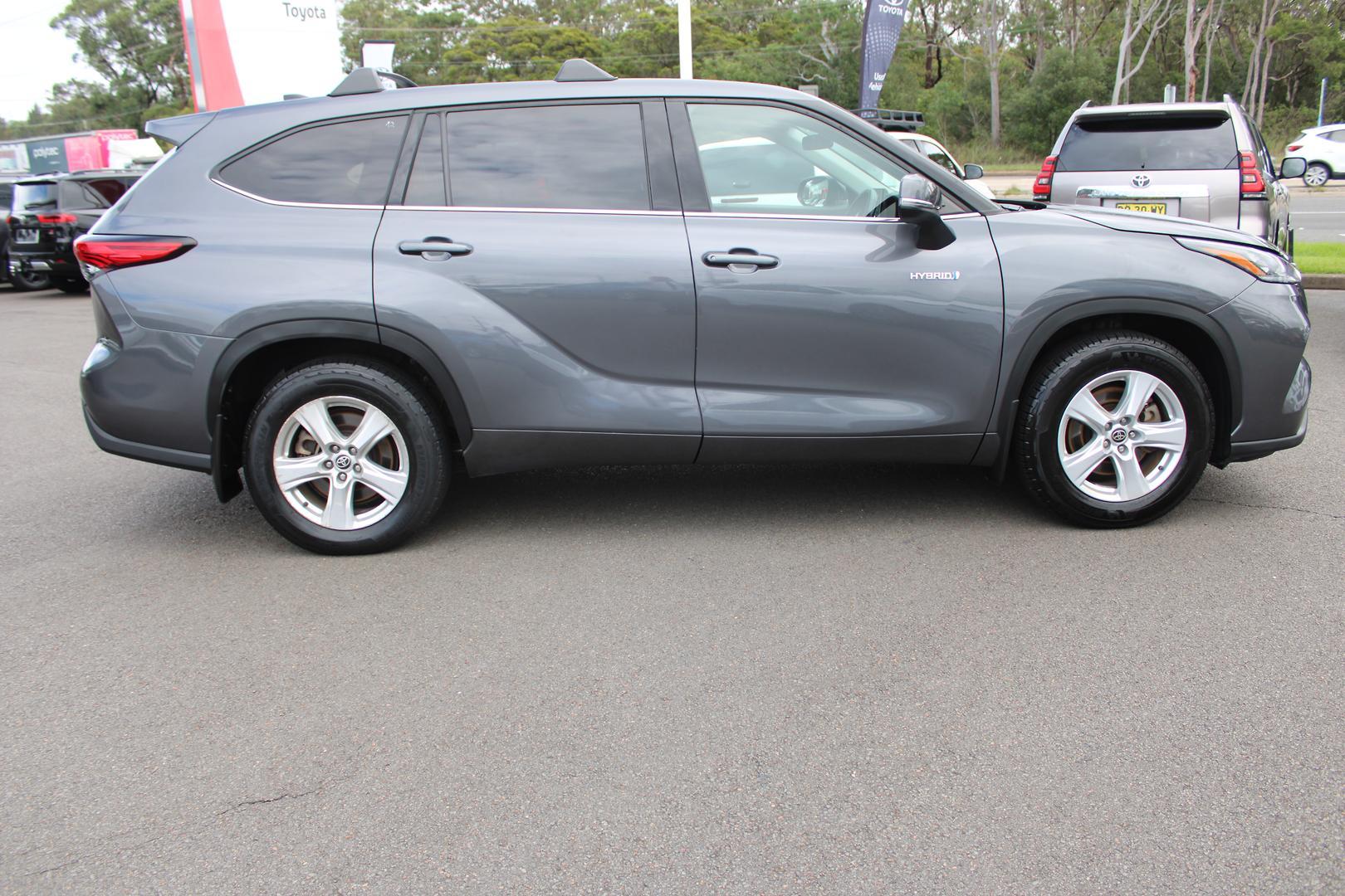 2022 Toyota Kluger GX in Silver
