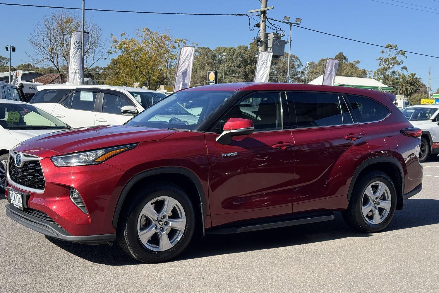 2022 Toyota Kluger GX in Red