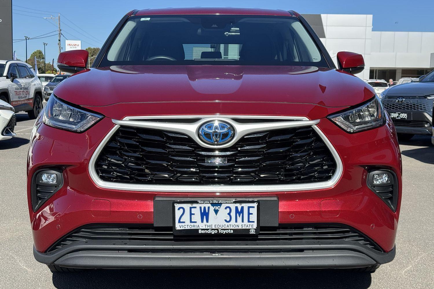 2022 Toyota Kluger GX in Red