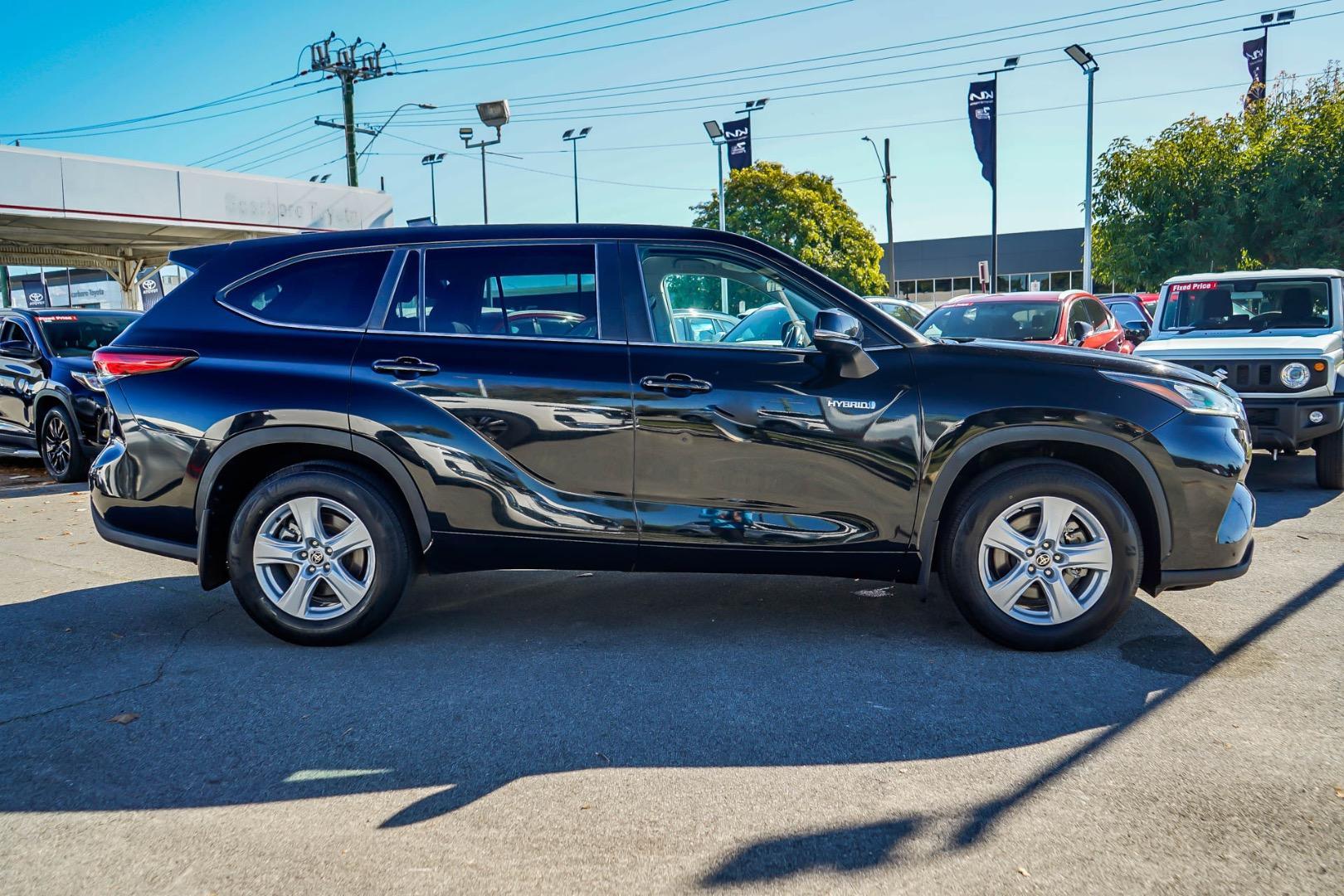 2023 Toyota Kluger GX in Black