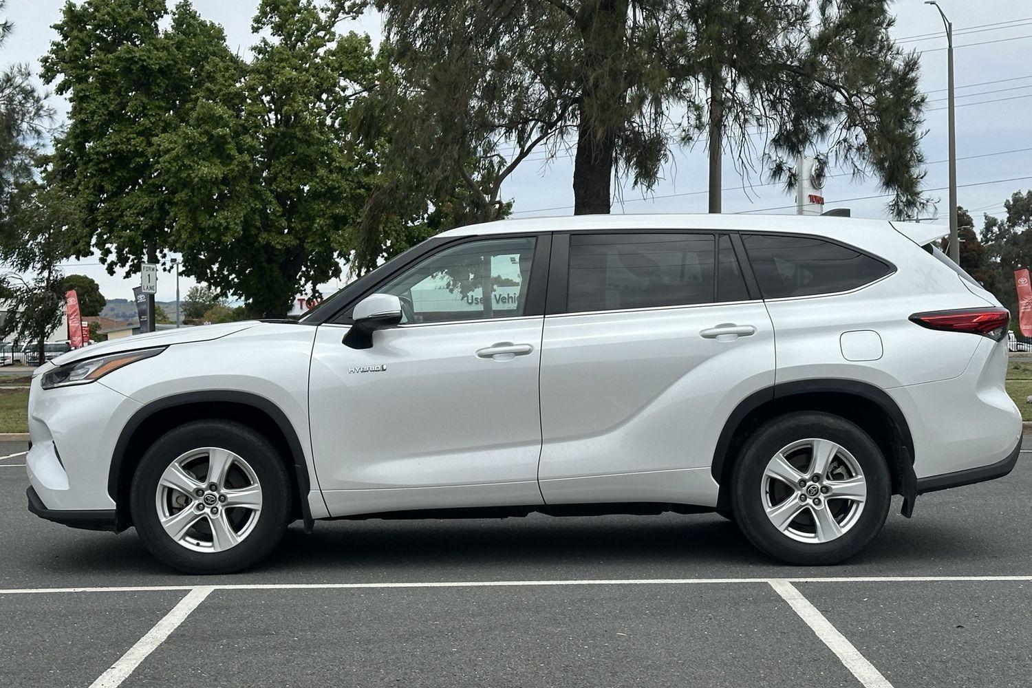 2023 Toyota Kluger GX AWD in White