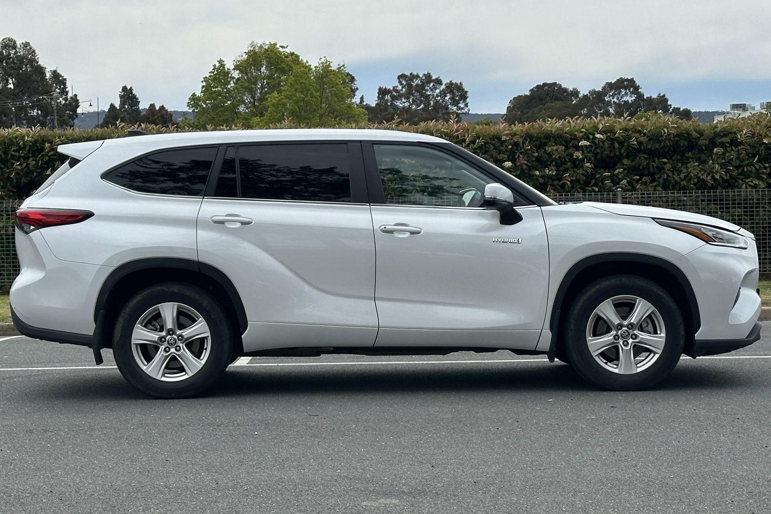 2023 Toyota Kluger GX AWD in White