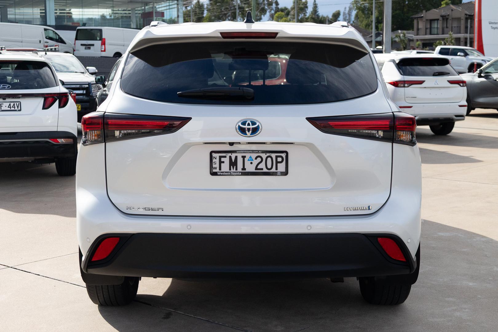 2024 Toyota Kluger GXL in White