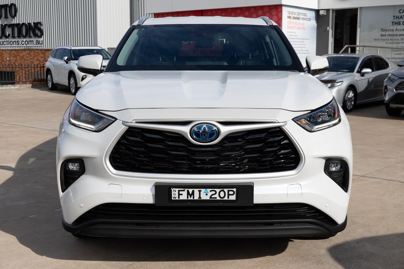 2024 Toyota Kluger GXL in White