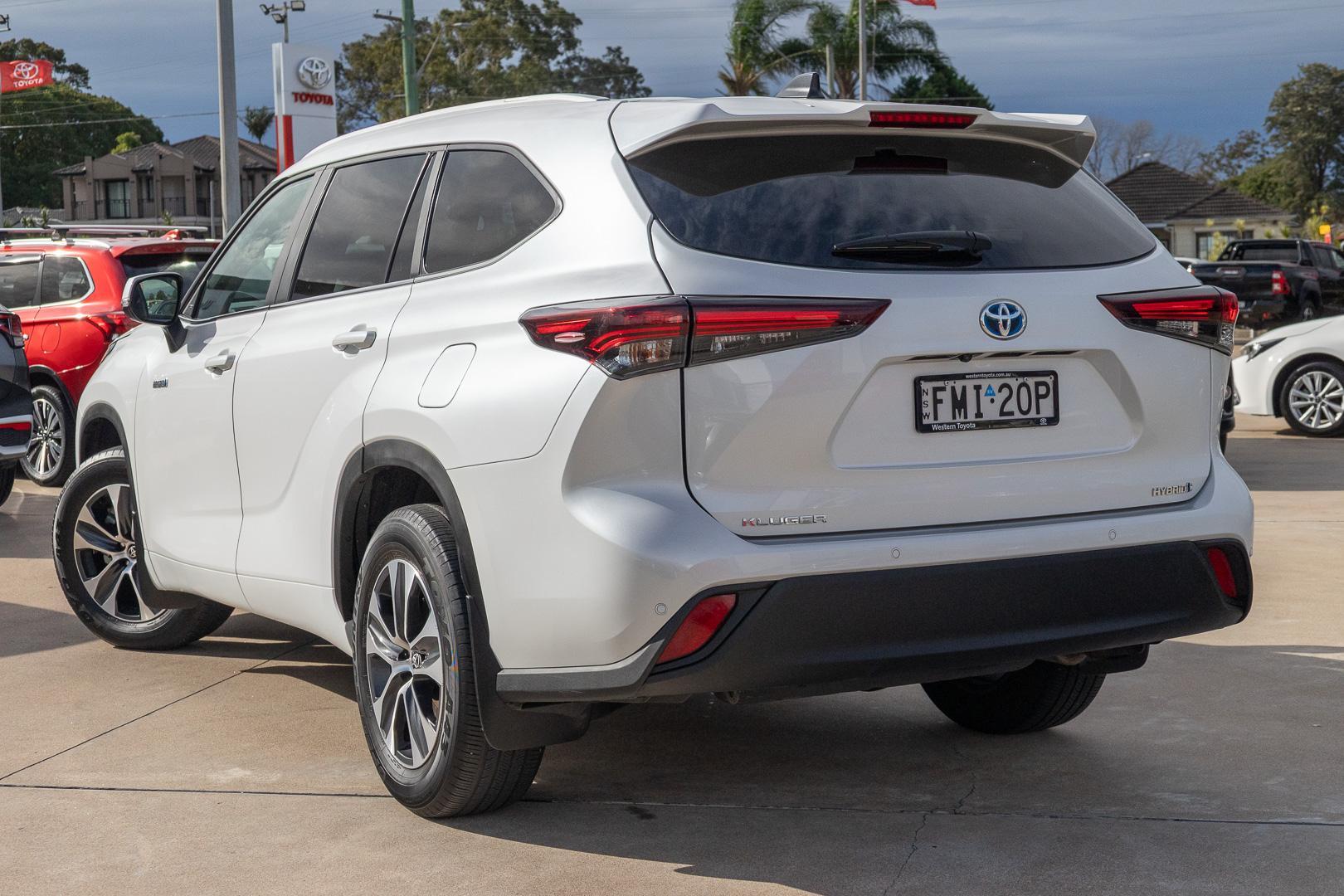 2024 Toyota Kluger GXL in White