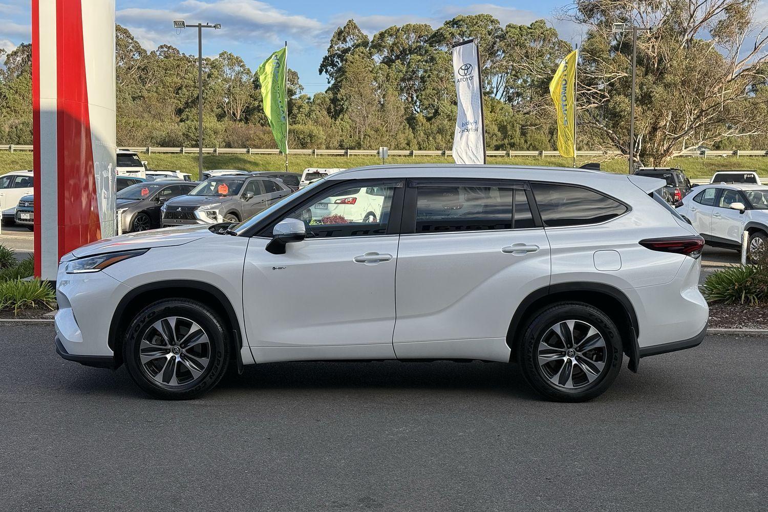 2025 Toyota Kluger GXL AWD in White