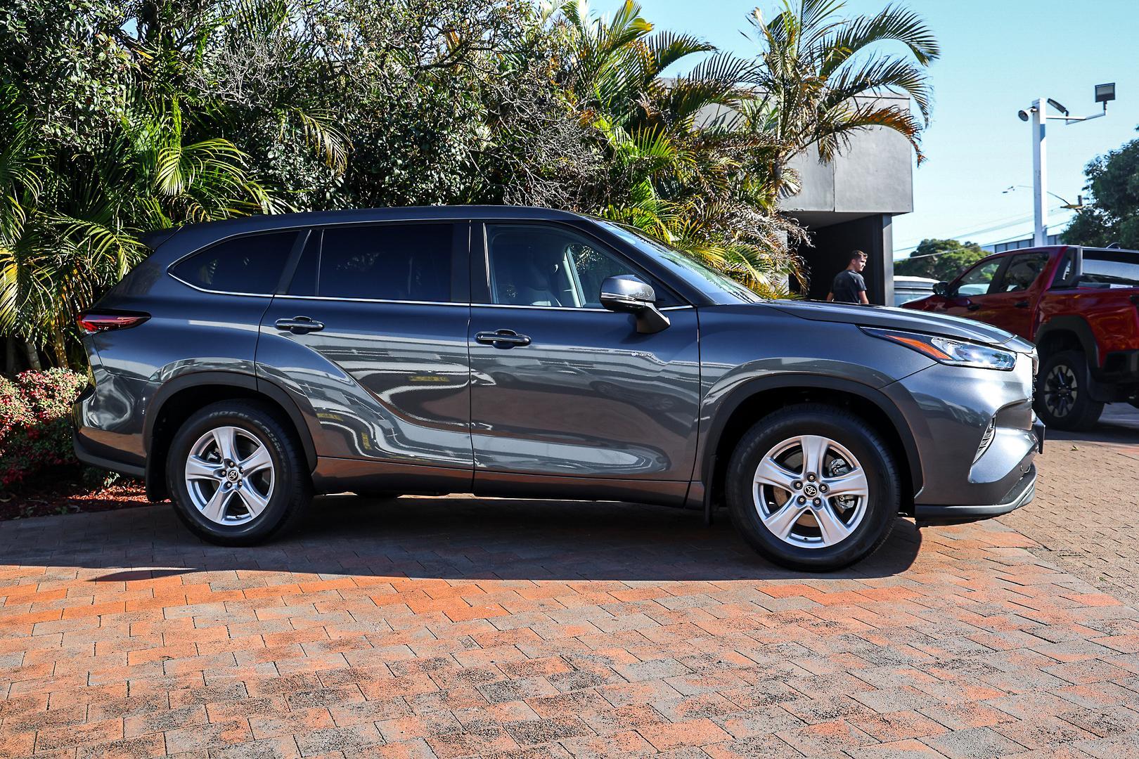 2025 Toyota Kluger GX AWD in Silver