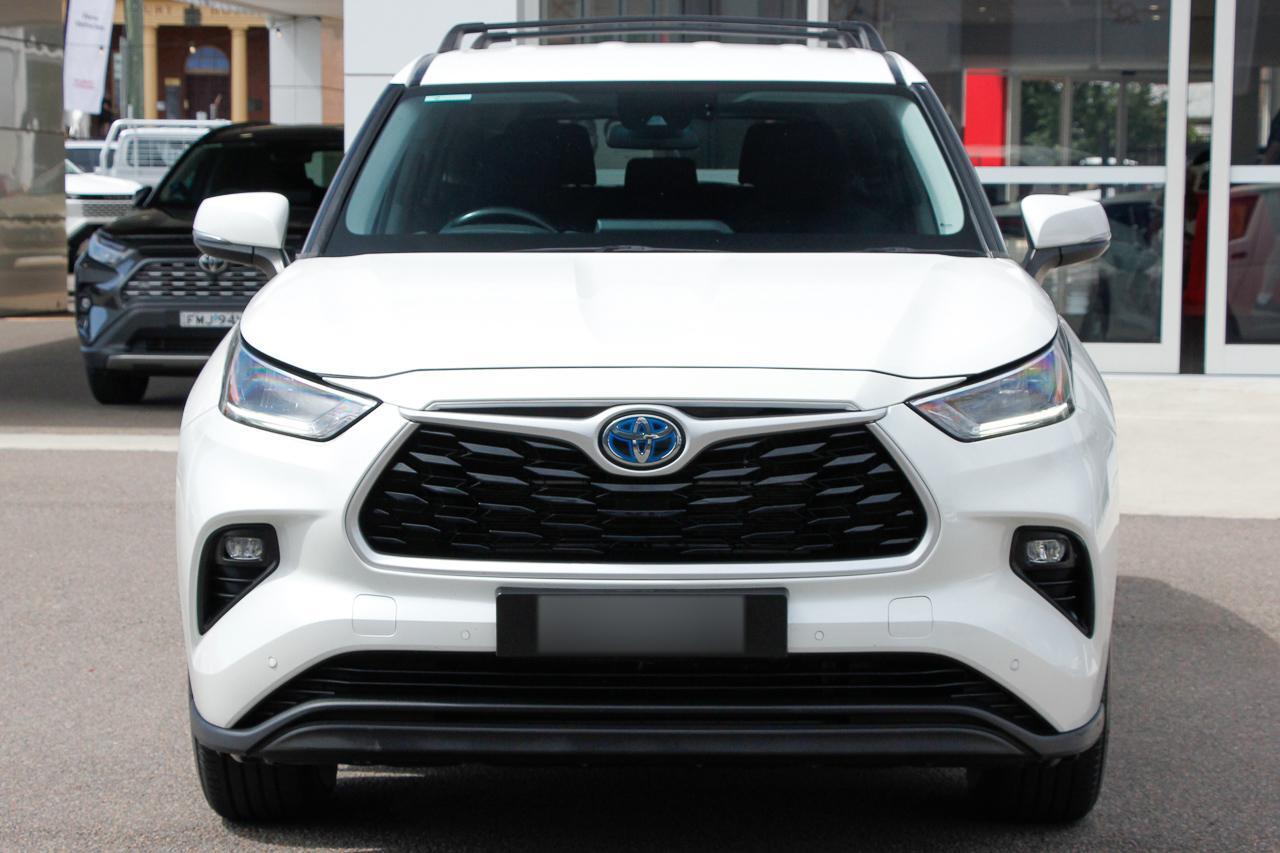 2021 Toyota Kluger GX in White