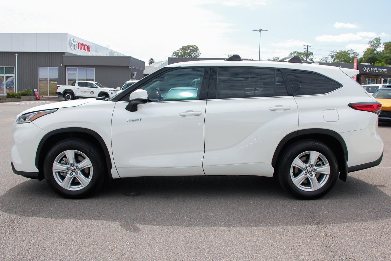 2021 Toyota Kluger GX in White