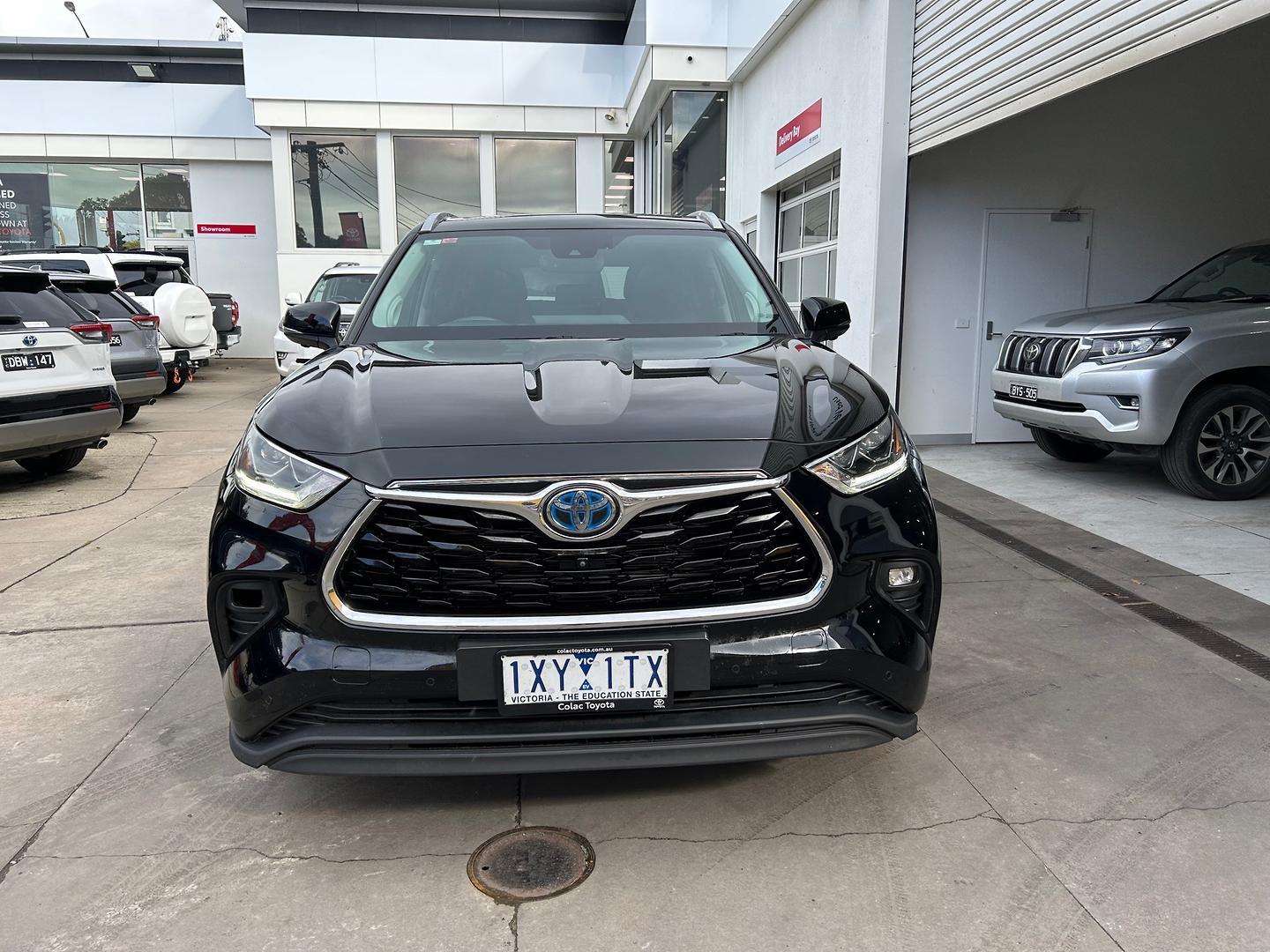 2022 Toyota Kluger AWD GRANDE in Black