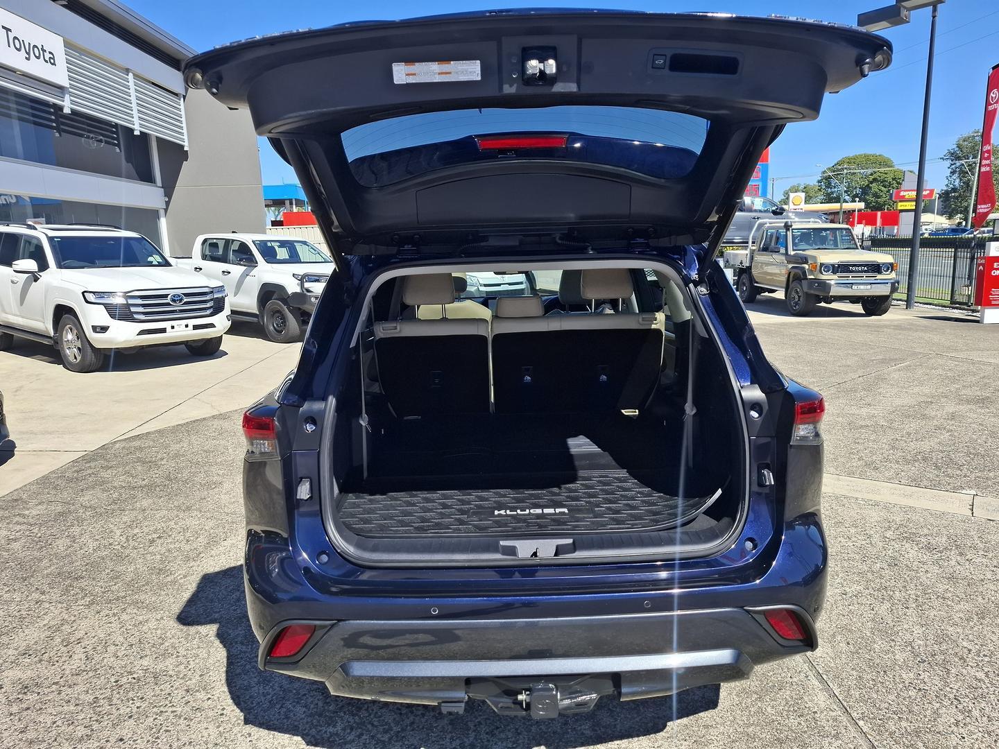 2022 Toyota Kluger Grande in Blue