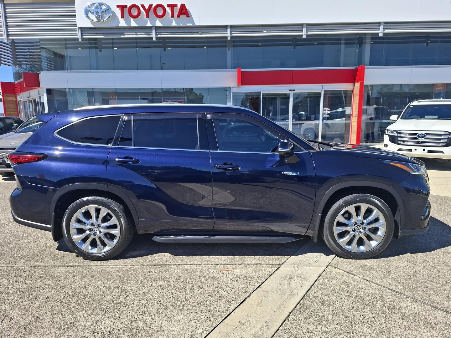 2022 Toyota Kluger Grande in Blue