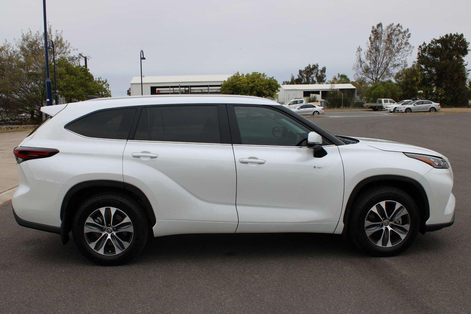 2025 Toyota Kluger GXL AWD in White