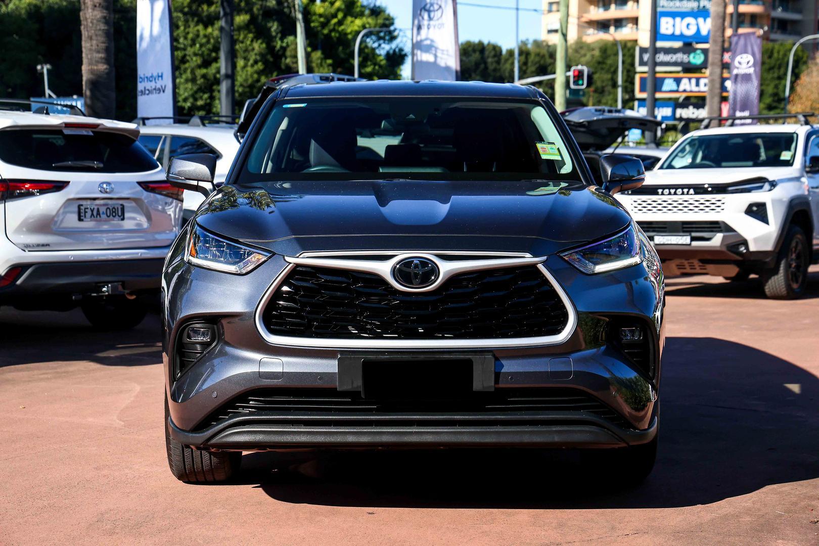 2025 Toyota Kluger GX AWD in Silver