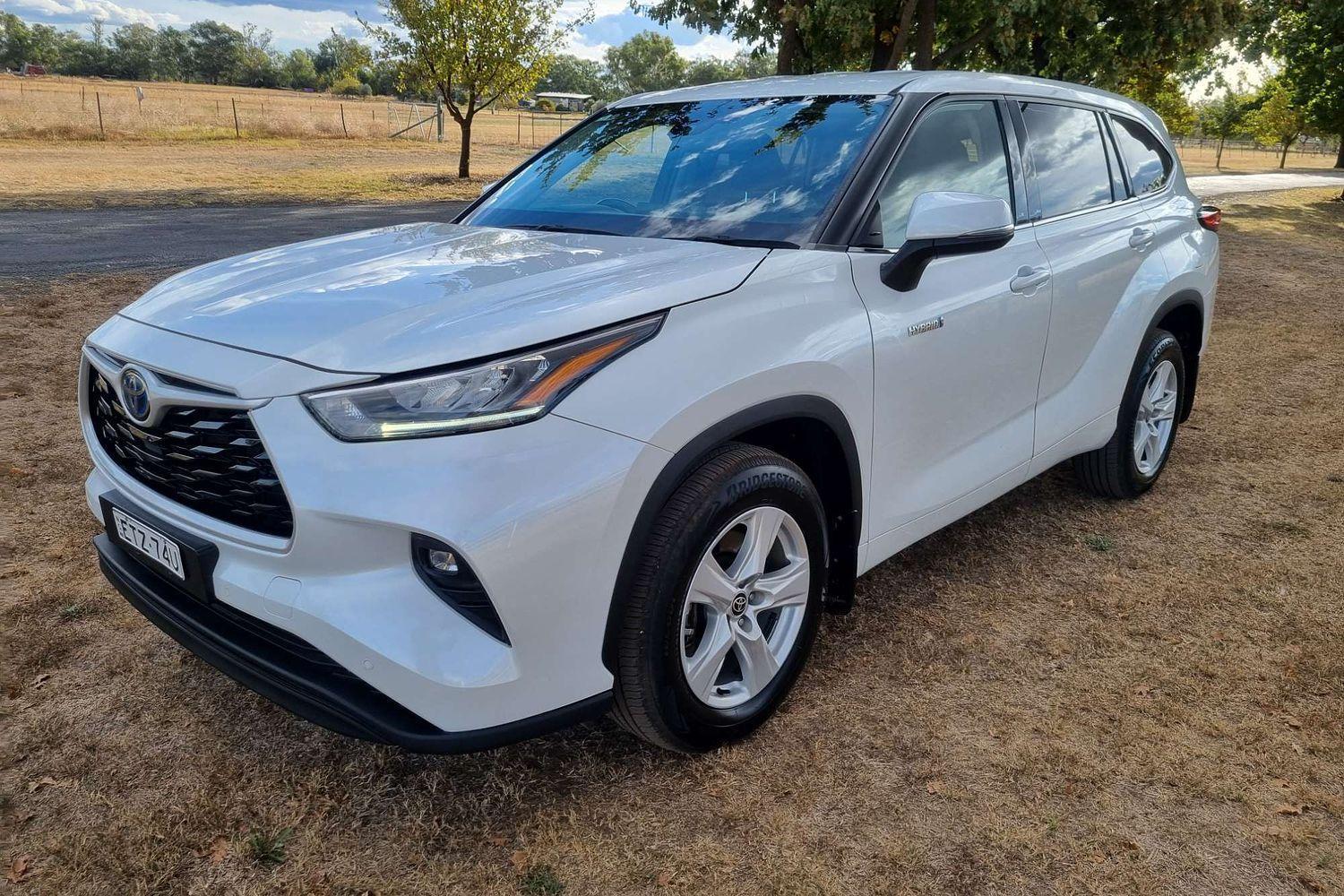 2022 Toyota Kluger GX AWD in White