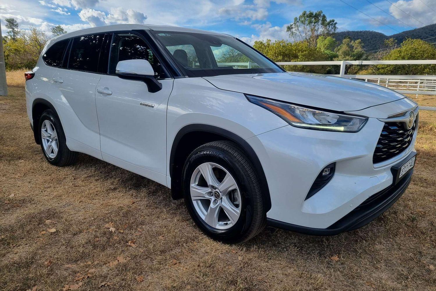 2022 Toyota Kluger GX AWD in White