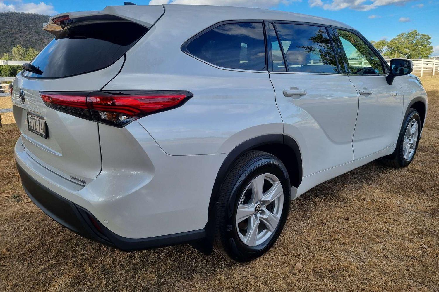 2022 Toyota Kluger GX AWD in White