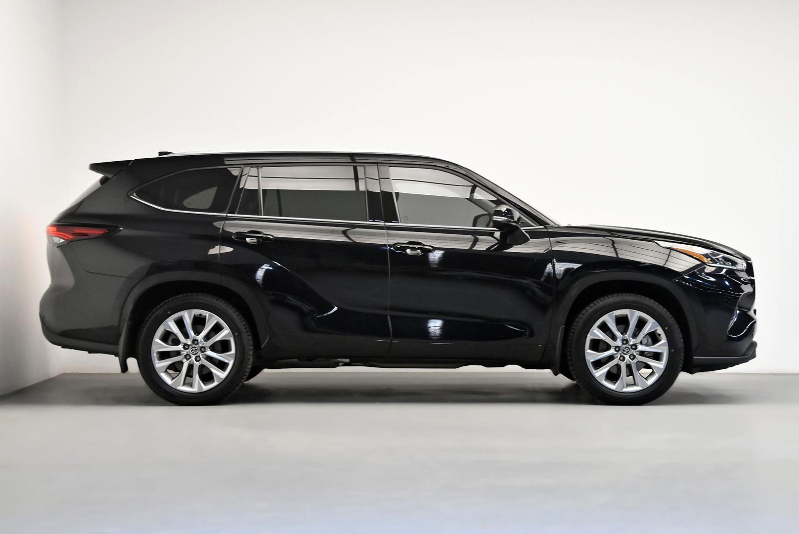 2024 Toyota Kluger AWD GRANDE in Black
