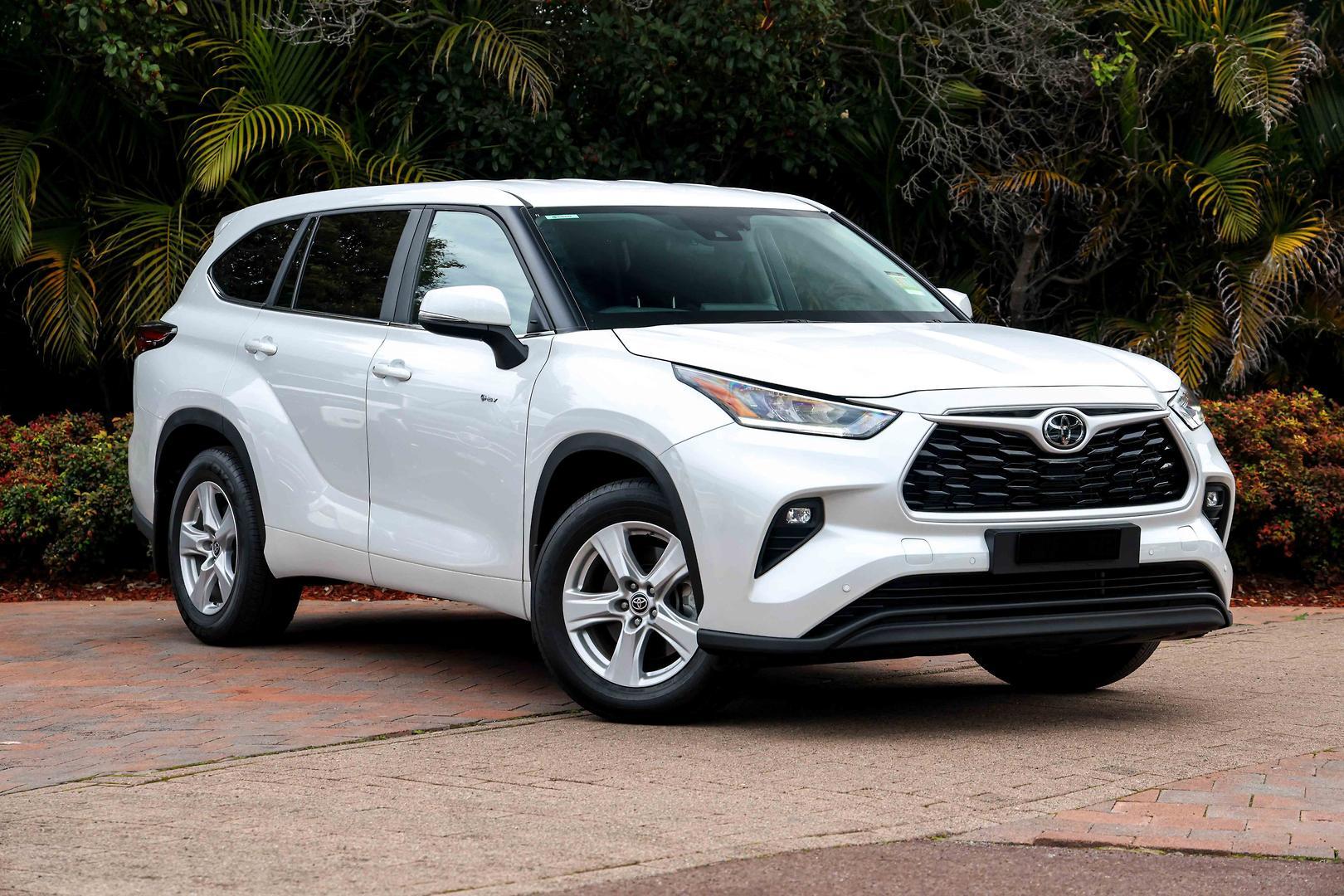 2025 Toyota Kluger GX AWD in White