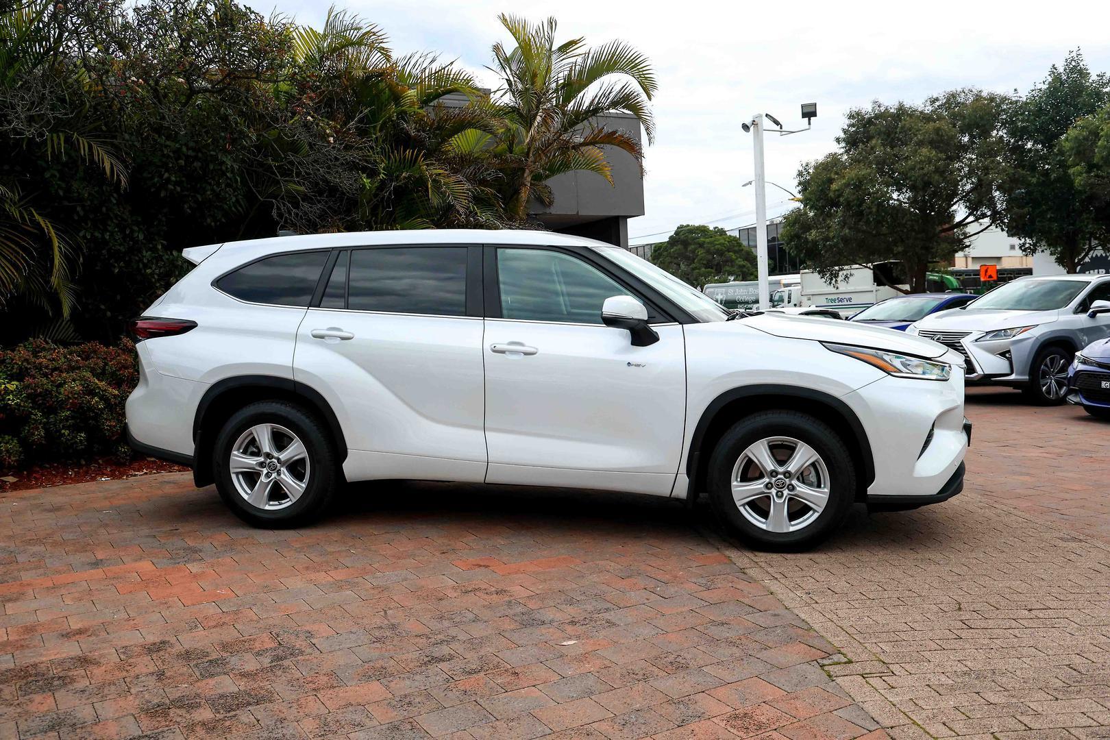 2025 Toyota Kluger GX AWD in White