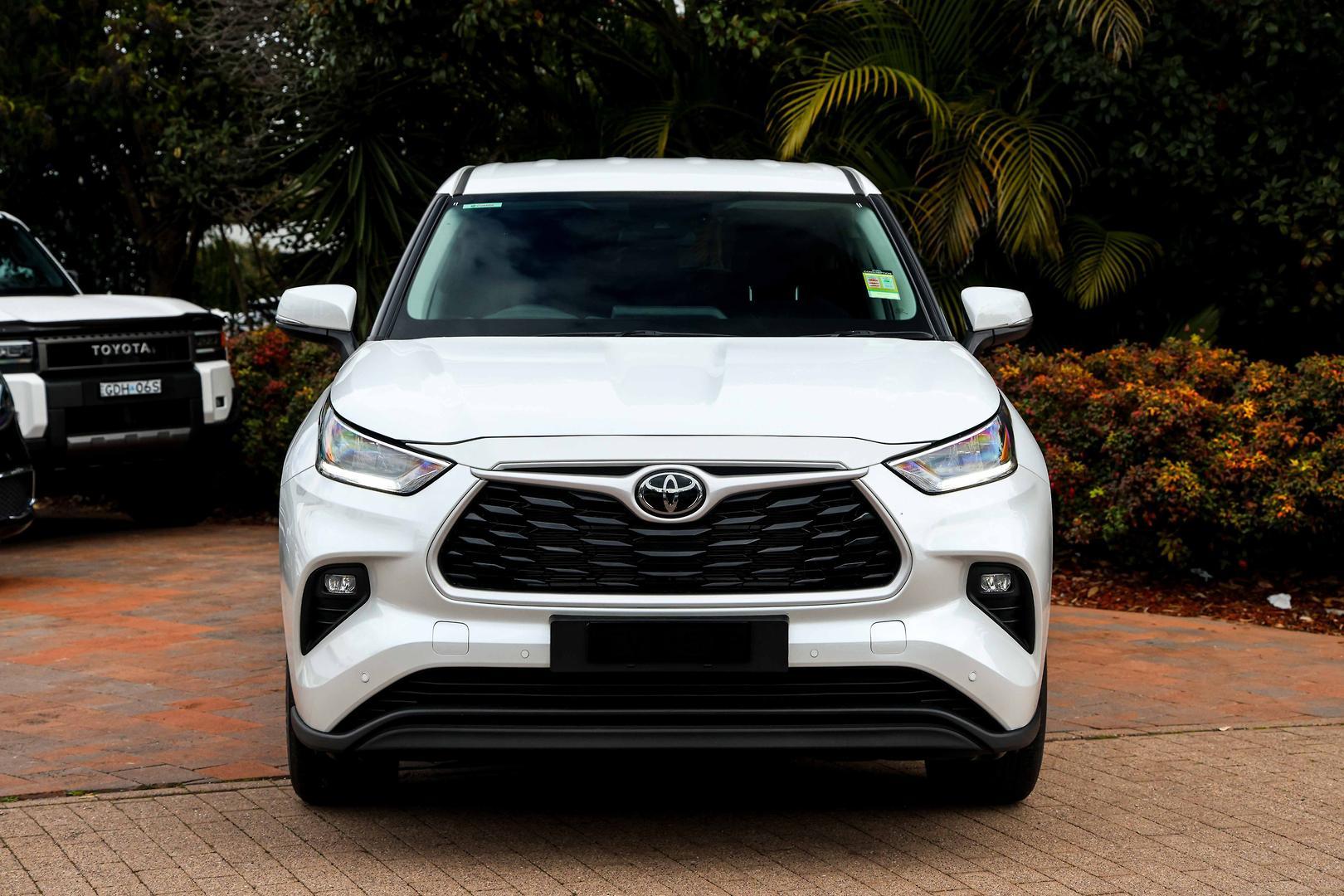 2025 Toyota Kluger GX AWD in White
