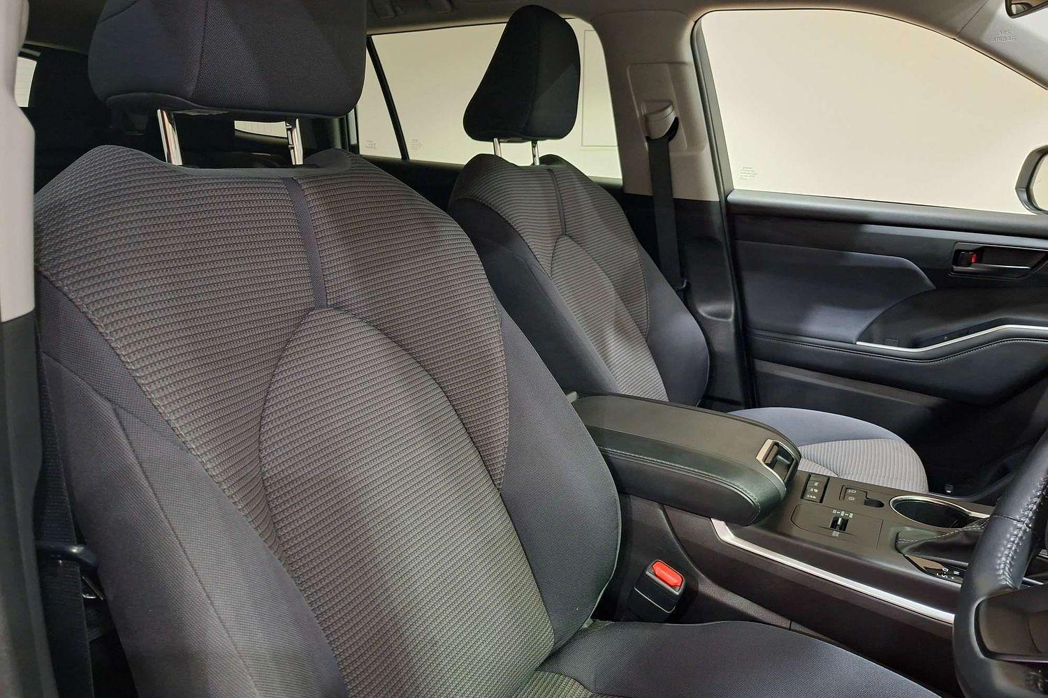 2022 Toyota Kluger GX AWD in White