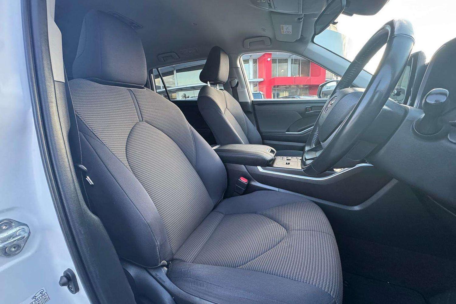 2022 Toyota Kluger GX AWD in White