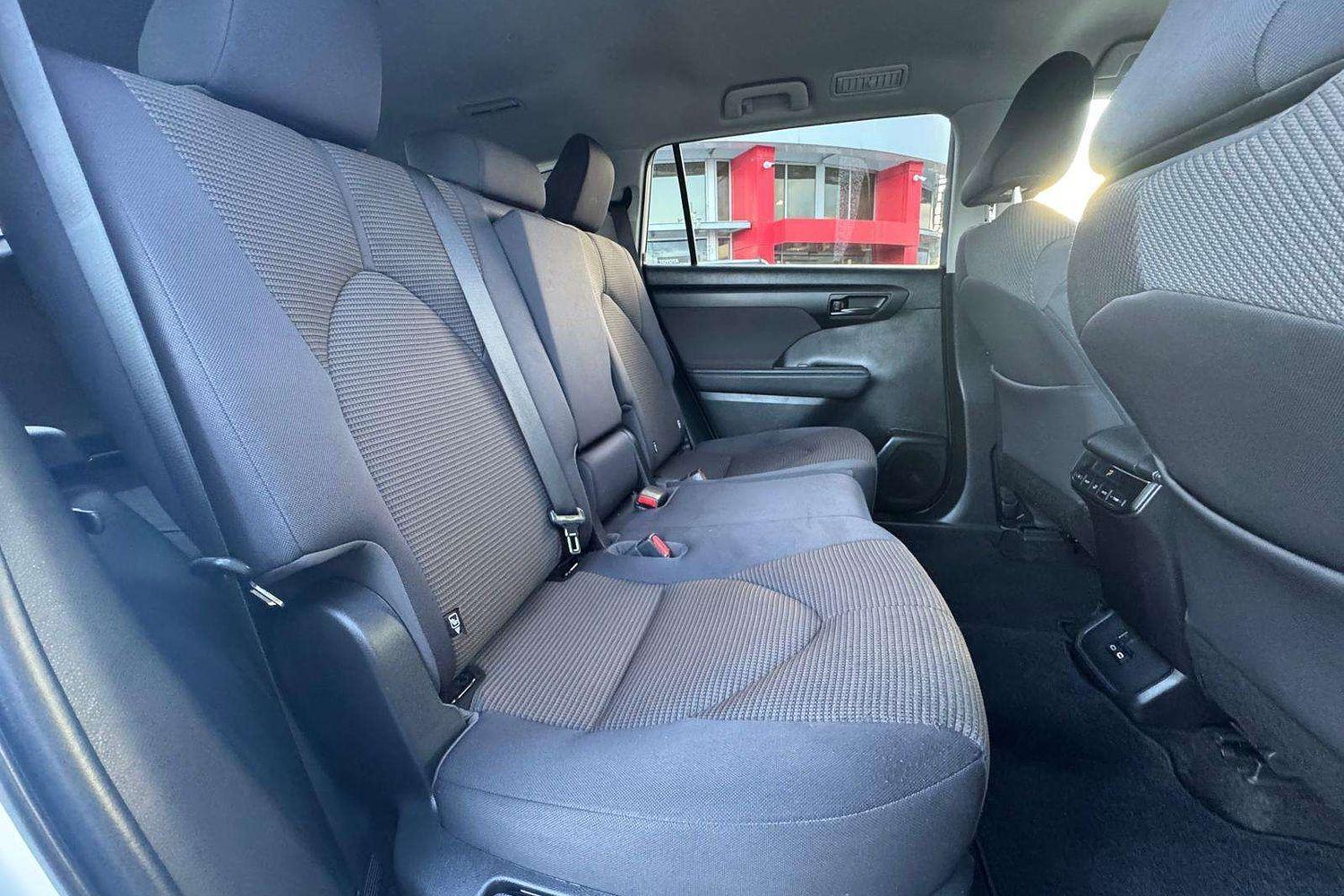2022 Toyota Kluger GX AWD in White