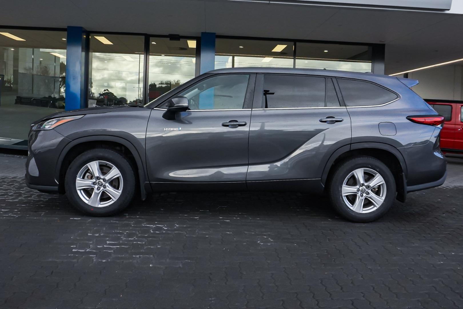 2023 Toyota Kluger GX in Silver