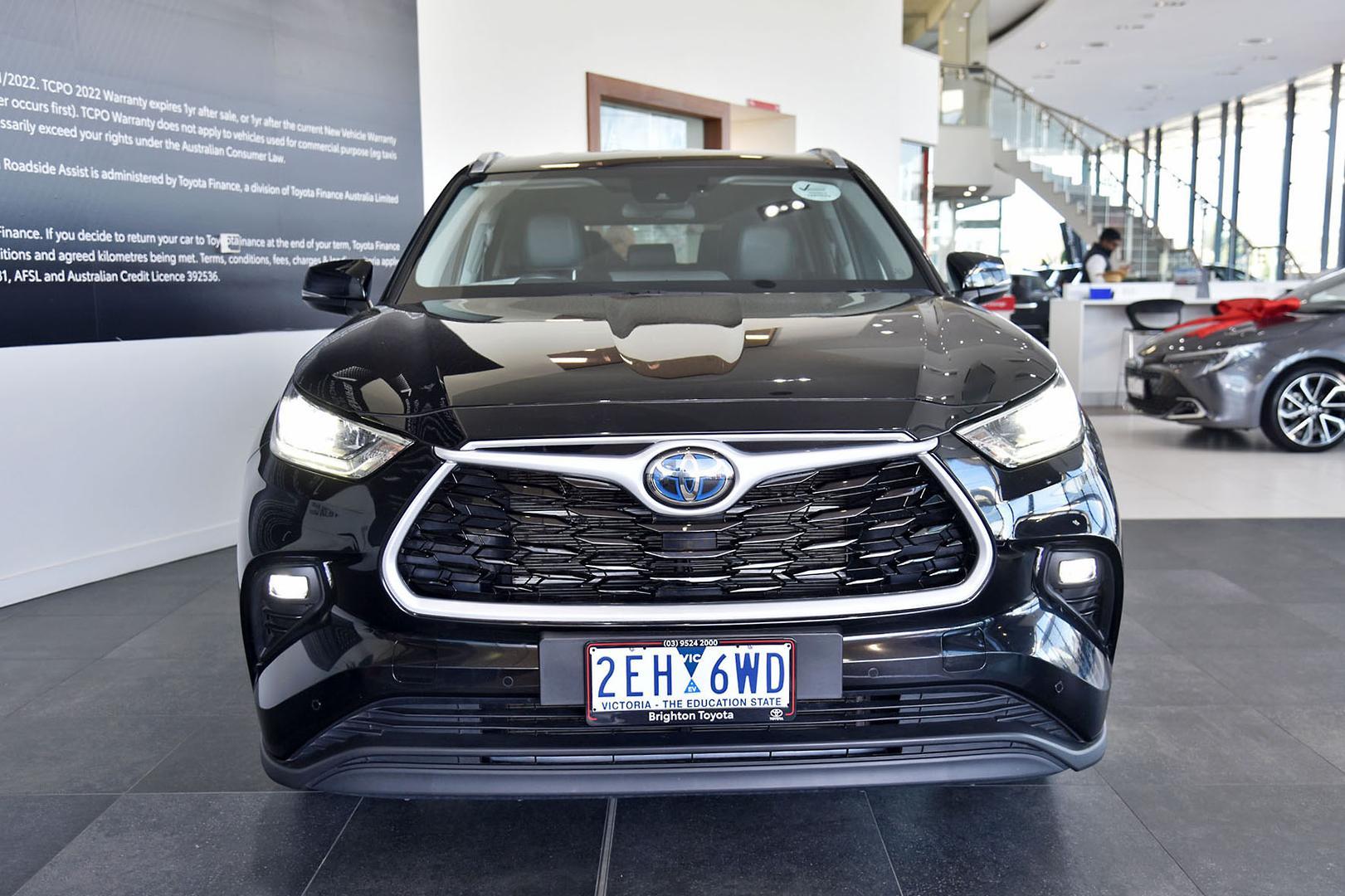 2024 Toyota Kluger GXL in Black