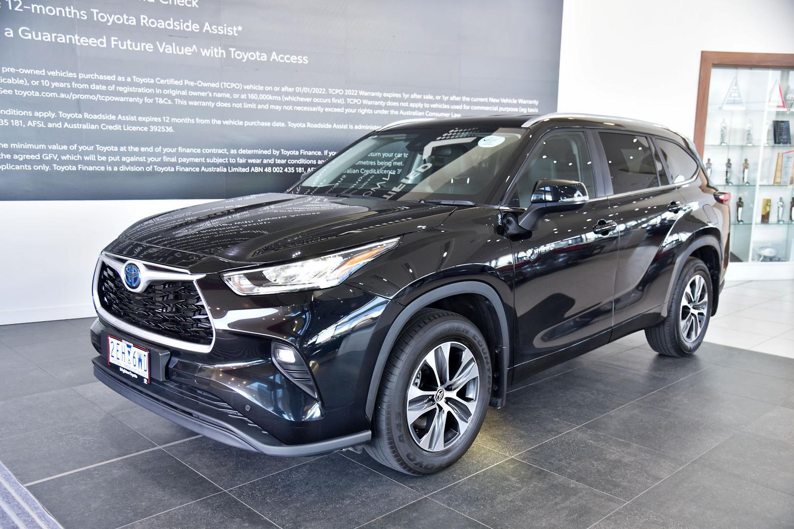 2024 Toyota Kluger GXL in Black
