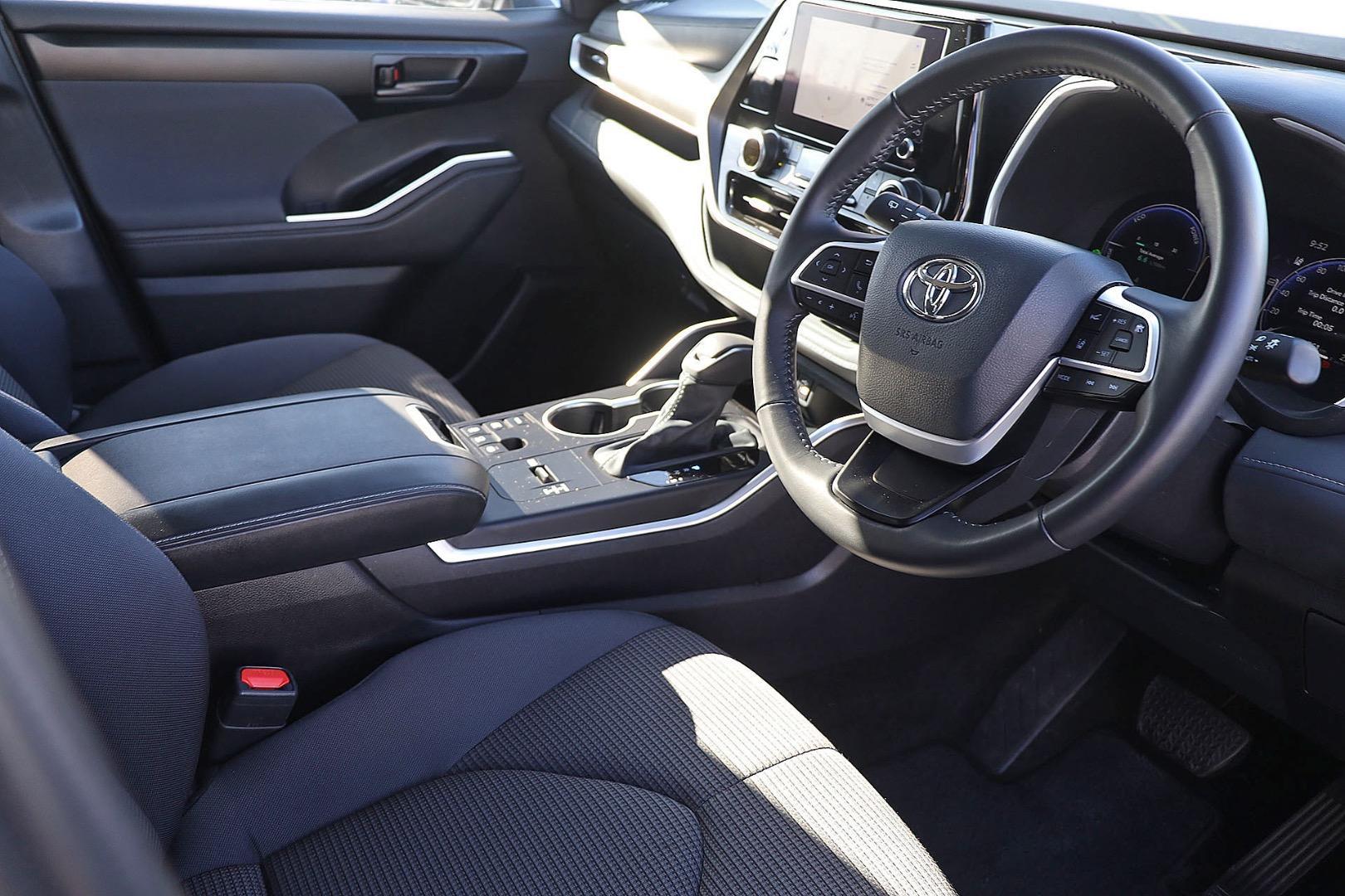2025 Toyota Kluger GX AWD in Silver