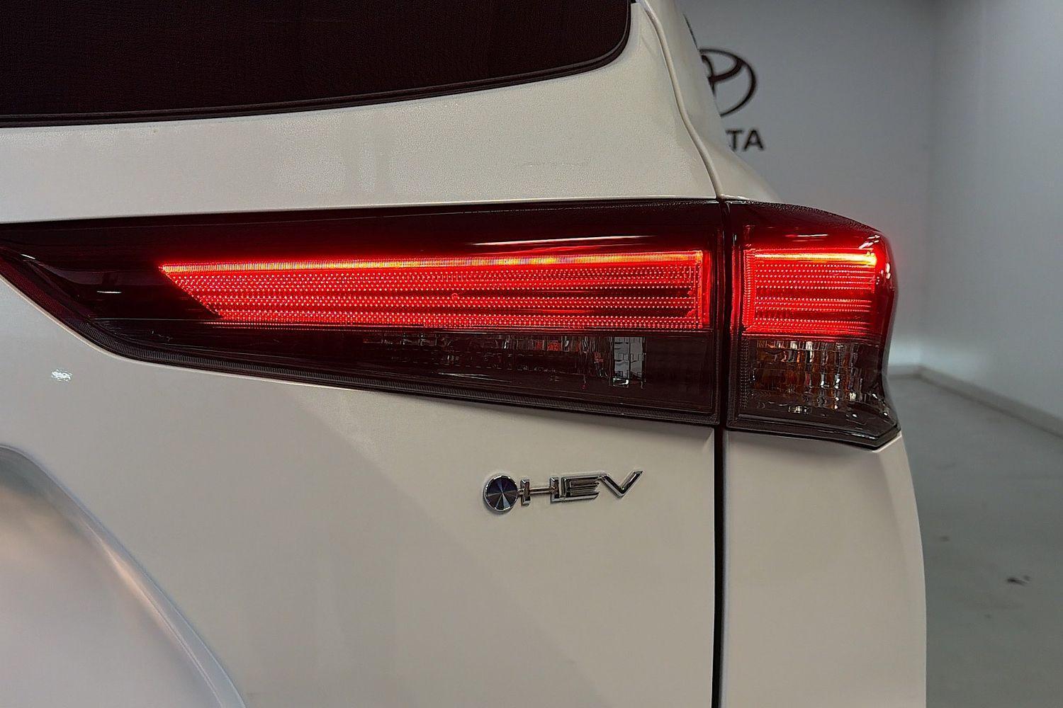 2025 Toyota Kluger GX AWD in White