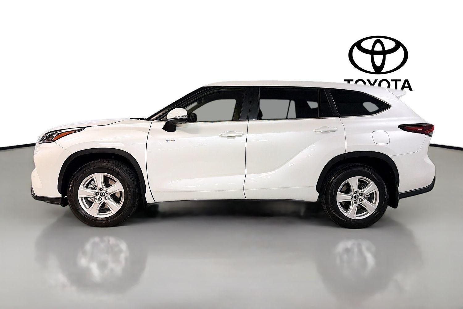 2025 Toyota Kluger GX AWD in White