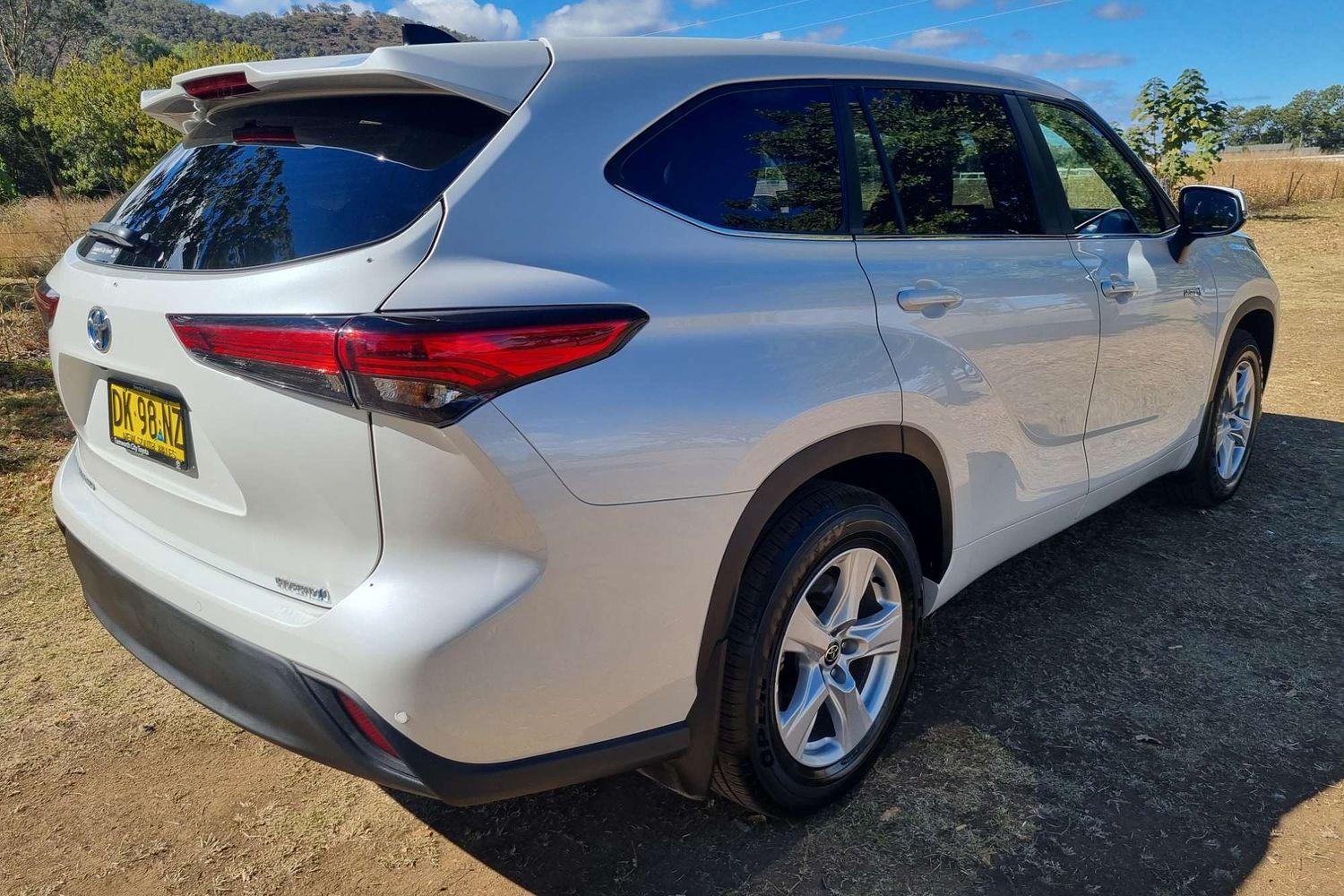 2023 Toyota Kluger GX AWD in White