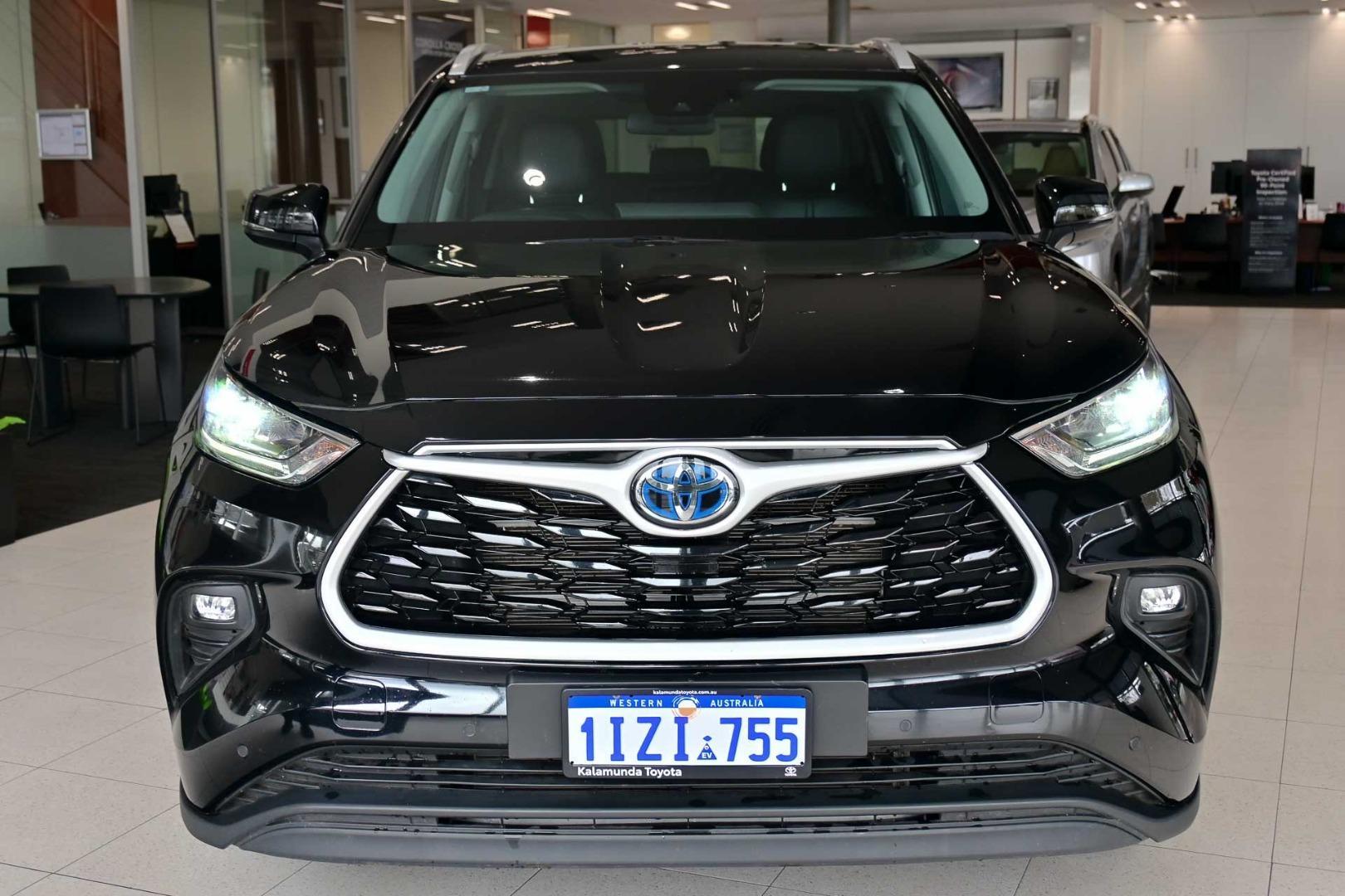 2024 Toyota Kluger GXL in Black