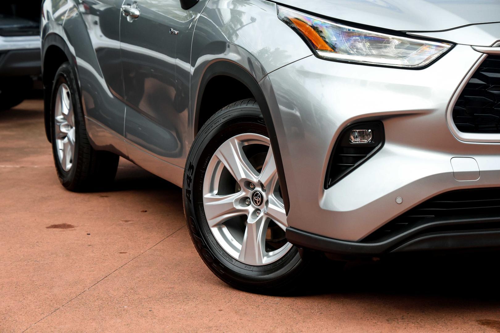 2025 Toyota Kluger GX AWD in Silver