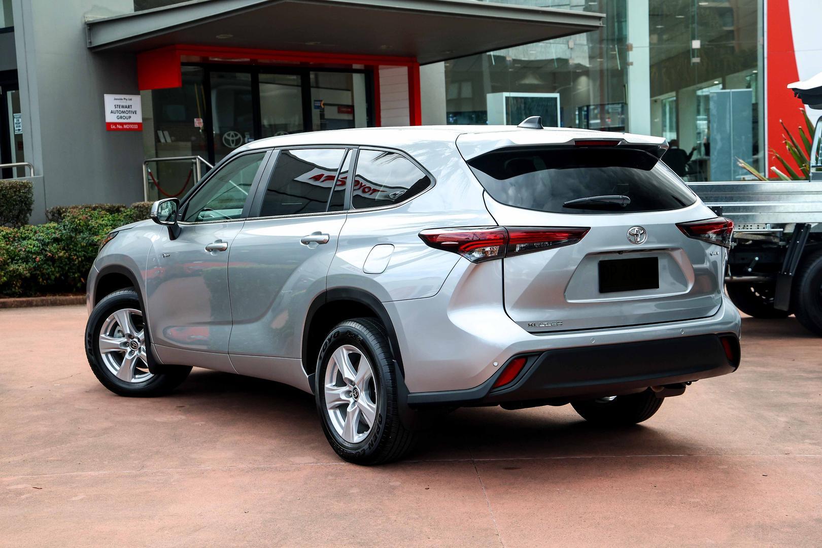 2025 Toyota Kluger GX AWD in Silver