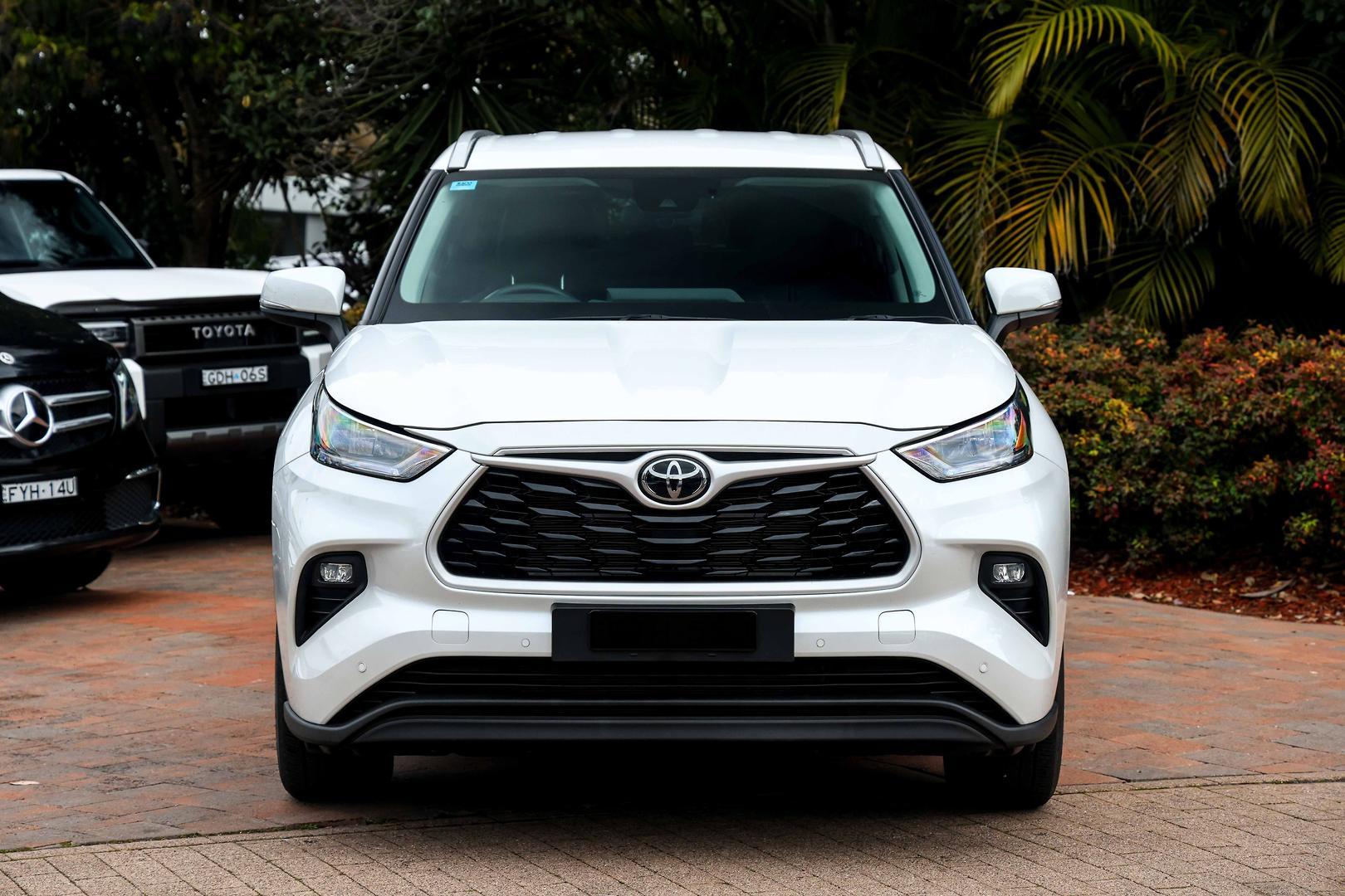 2025 Toyota Kluger GXL AWD in White