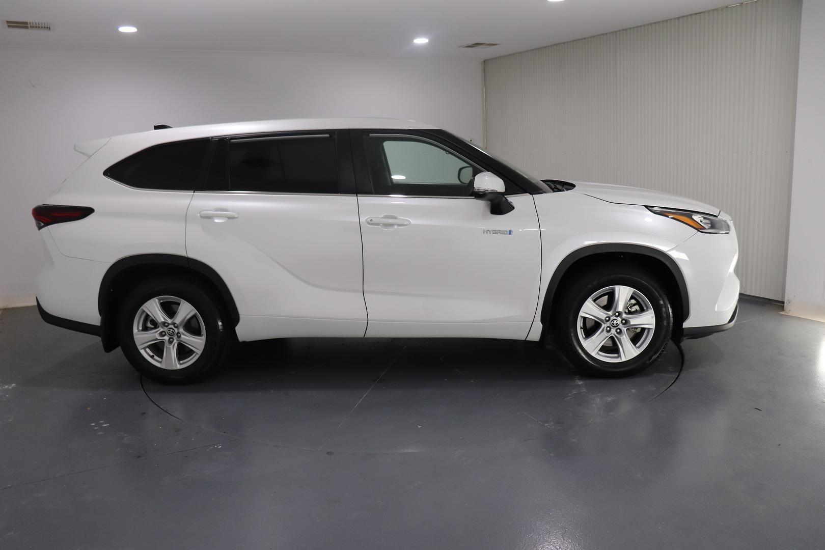 2024 Toyota Kluger GX AWD in White