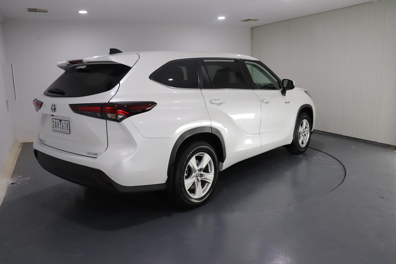 2024 Toyota Kluger GX AWD in White