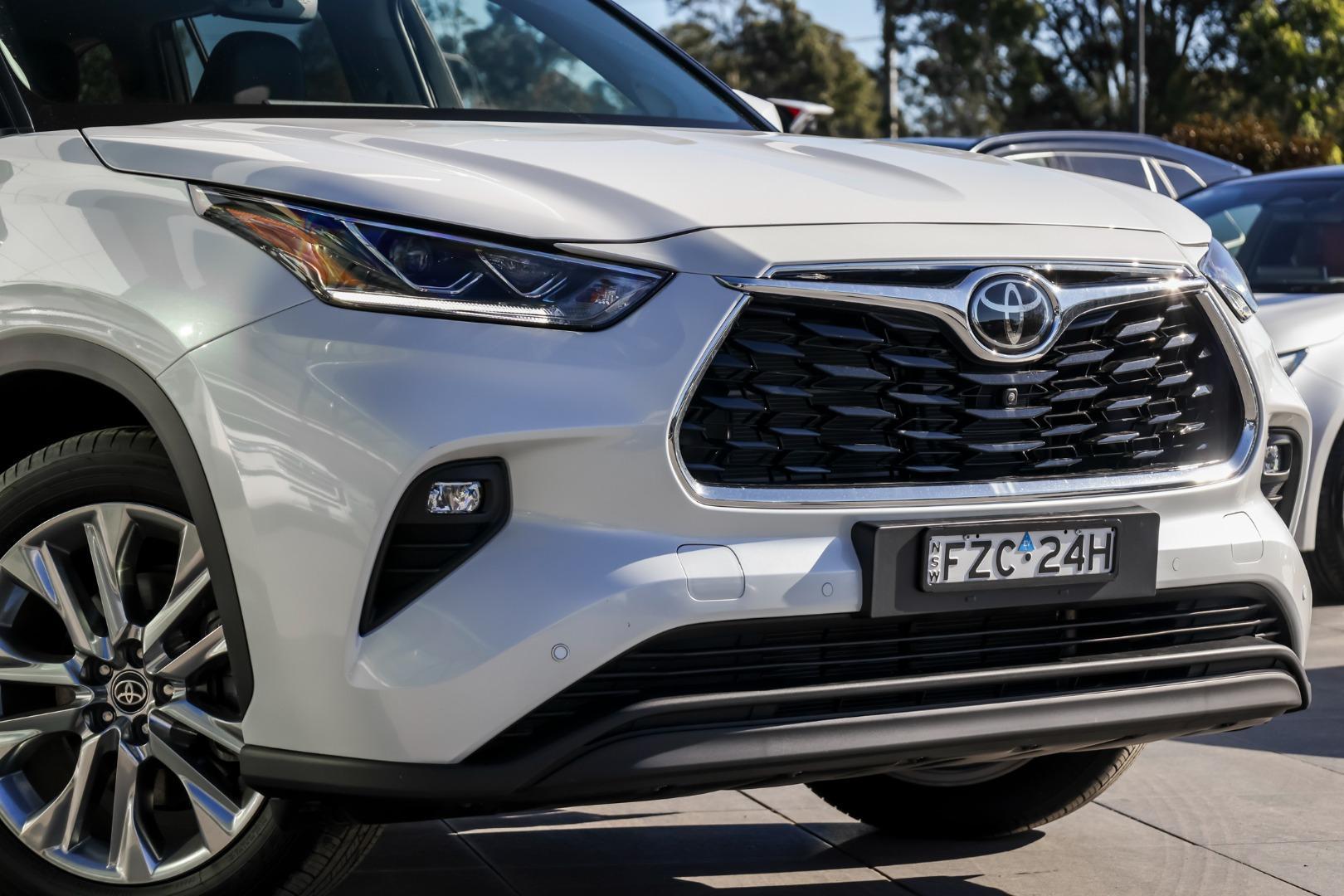 2024 Toyota Kluger AWD GRANDE in White