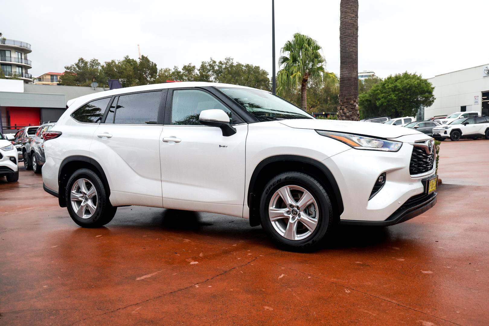 2025 Toyota Kluger GX AWD in White