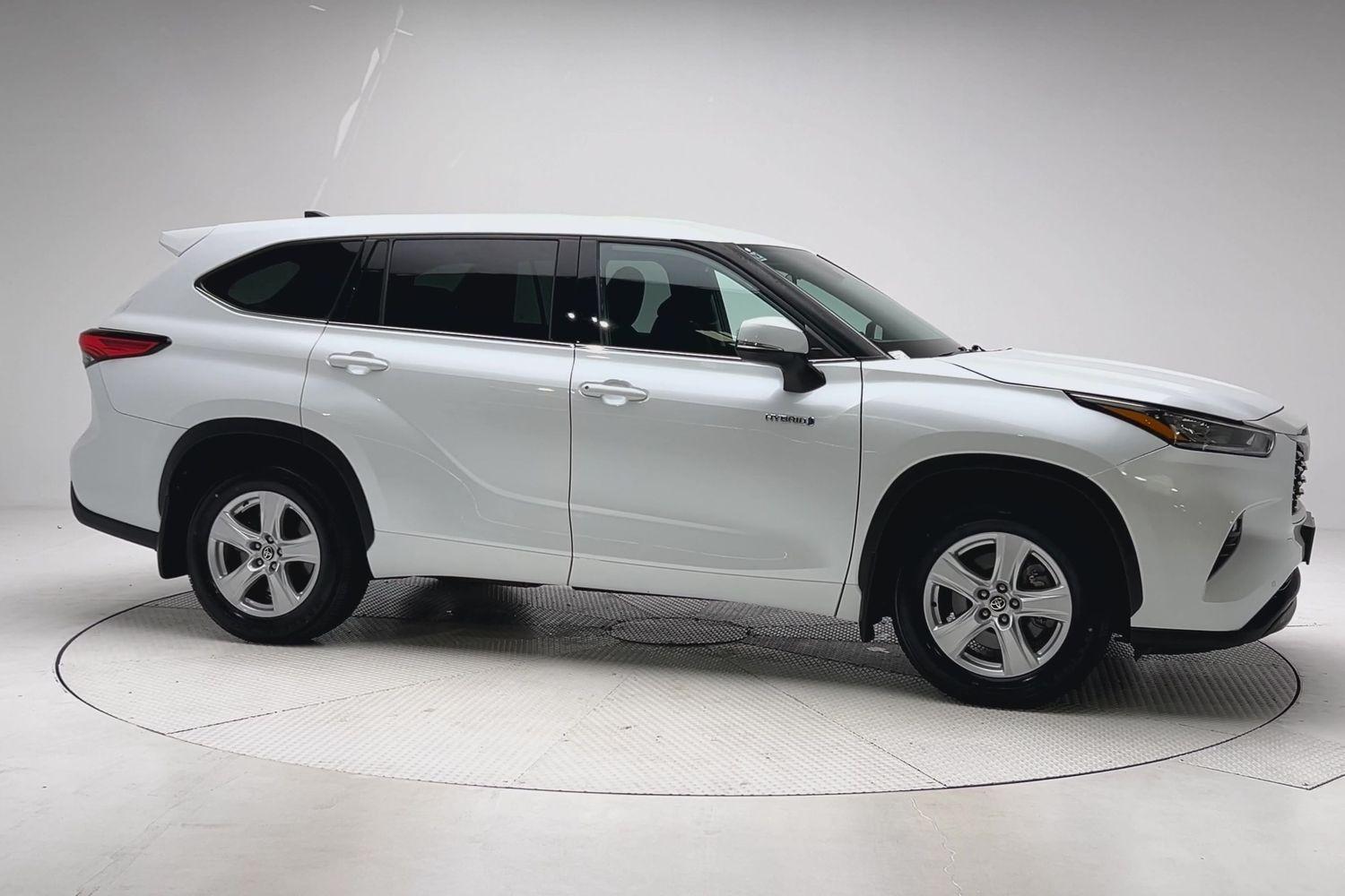 2022 Toyota Kluger GX AWD in White