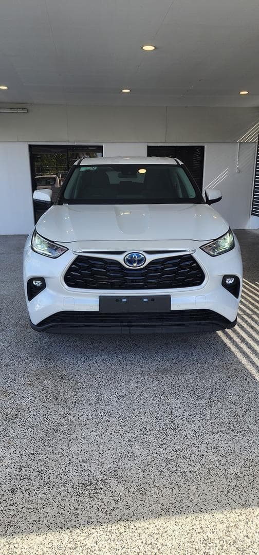 2022 Toyota Kluger GX in White