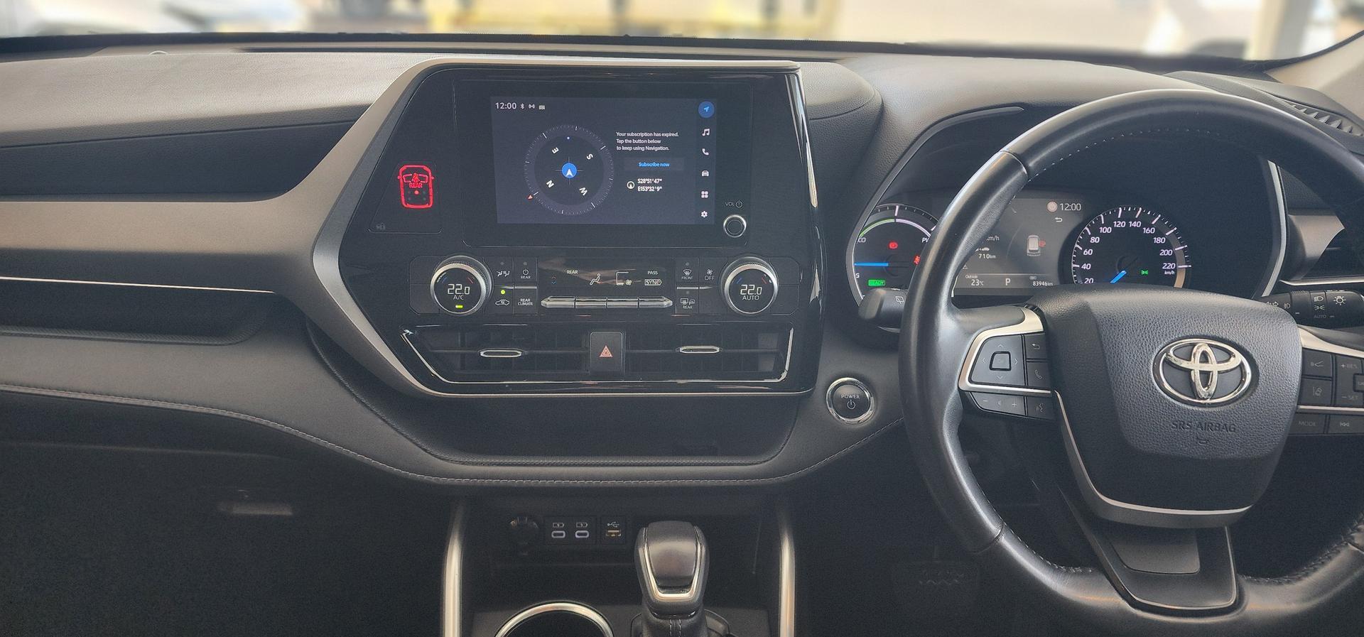 2022 Toyota Kluger GX in White