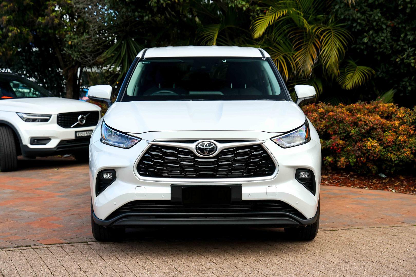 2025 Toyota Kluger GX AWD in White