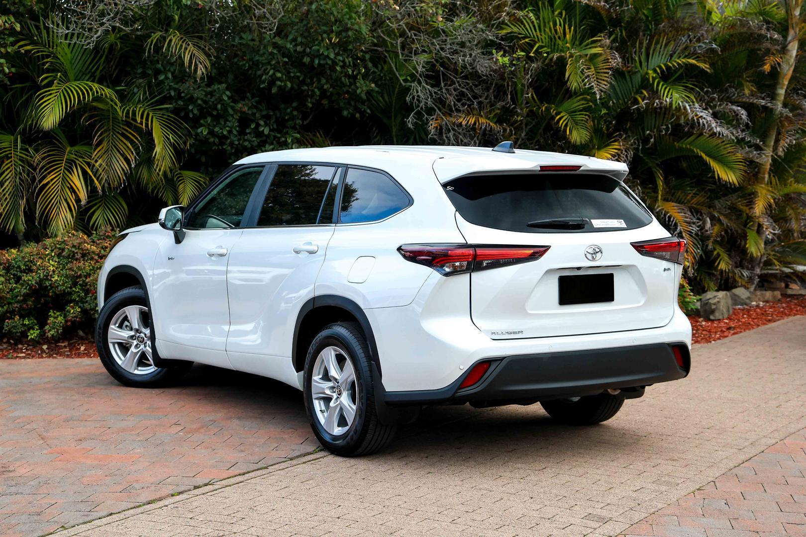 2025 Toyota Kluger GX AWD in White